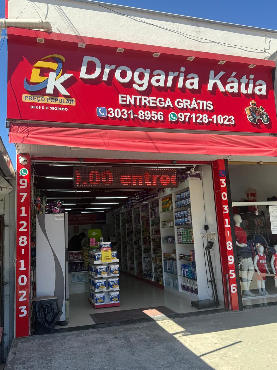 Fachada da Drogaria Kátia Girassol